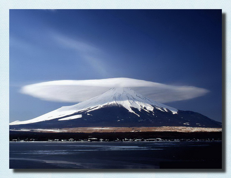 Mt Fuji Lenticular Cap Cloud